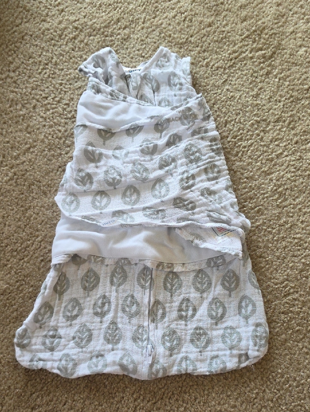 Halo Lightweight Sleep Sack Swaddle size Newborn 0-3M Gray Leaves